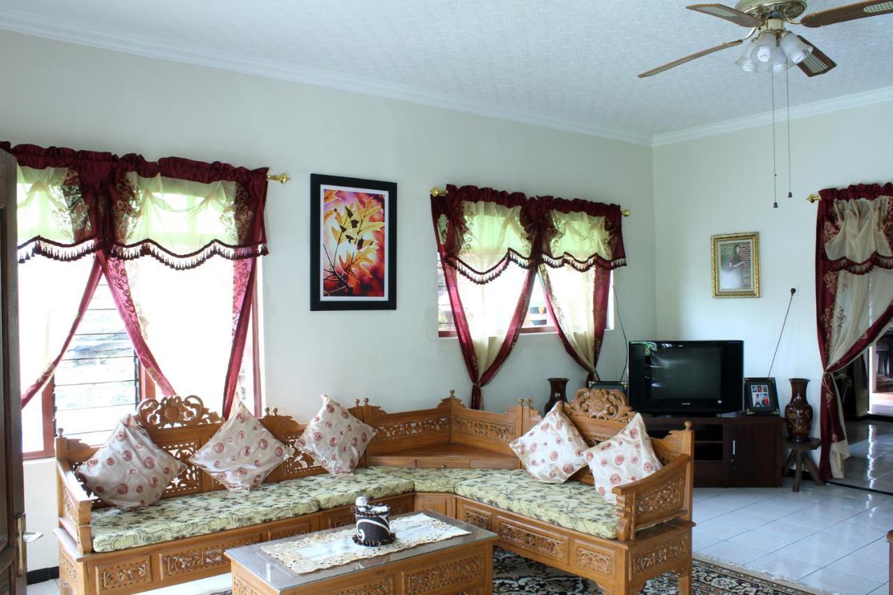 Marry Ind Gunung Kawi Guest House Malang Bumirejo Εξωτερικό φωτογραφία