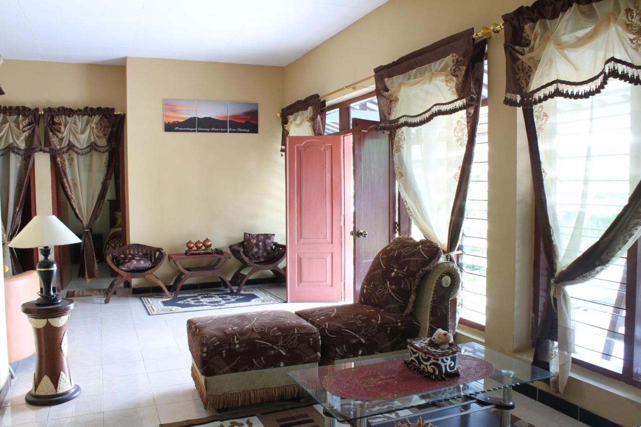 Marry Ind Gunung Kawi Guest House Malang Bumirejo Εξωτερικό φωτογραφία
